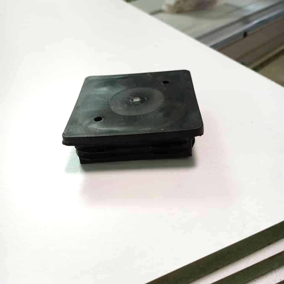 Bịt nhựa đầu sắt hộp 75×75 SGH-914 3 Bịt nhựa đầu sắt hộp 75×75 SGH-914