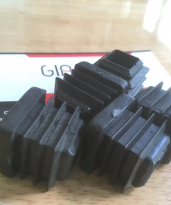 Bịt nhựa đầu sắt/ inox hộp 20×20 SGH-986