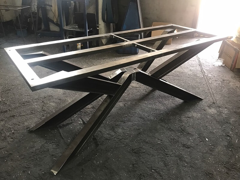 Giới thiệu dịch vụ gia công chân bàn sắt theo yêu cầu 4 Giới thiệu dịch vụ gia công chân bàn sắt theo yêu cầu