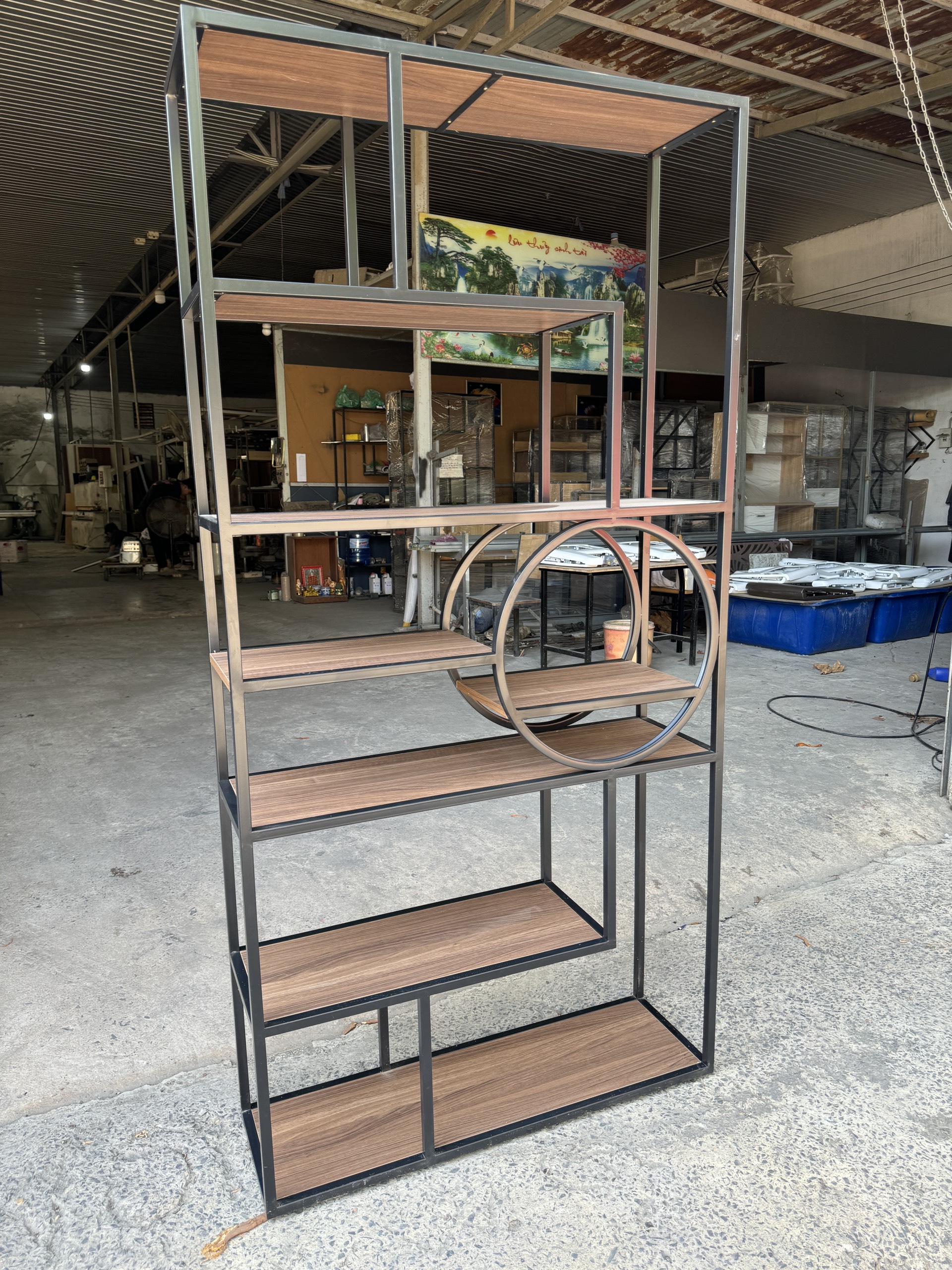 Kệ trang trí khung sắt mặt gỗ GHS-10606 8 Kệ trang trí khung sắt mặt gỗ GHS-10606 - Ảnh 6