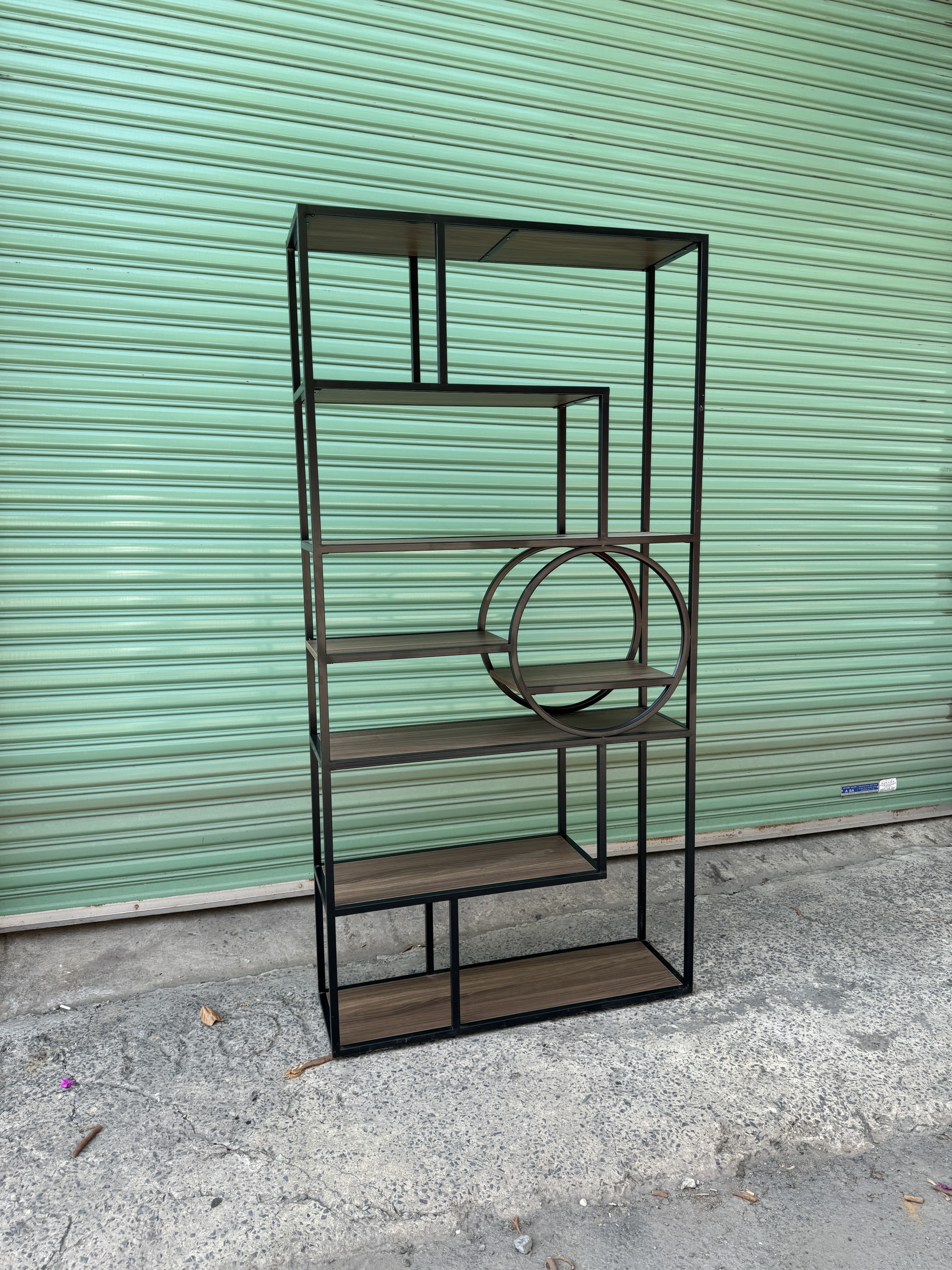 Kệ trang trí khung sắt mặt gỗ GHS-10606 3 Kệ trang trí khung sắt mặt gỗ GHS-10606